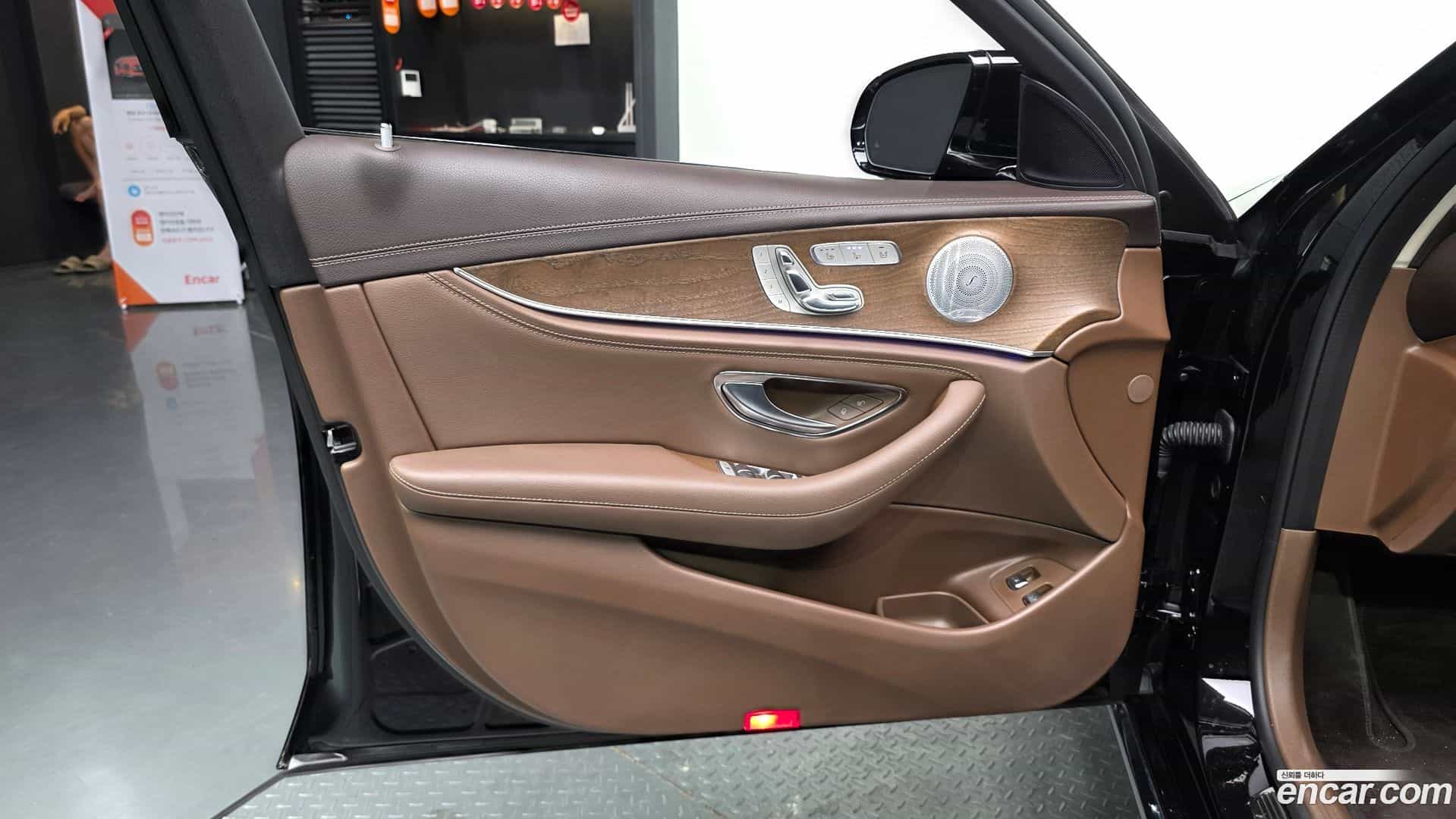 E-Class Mercedes-Benz 2019.11-INNER-034