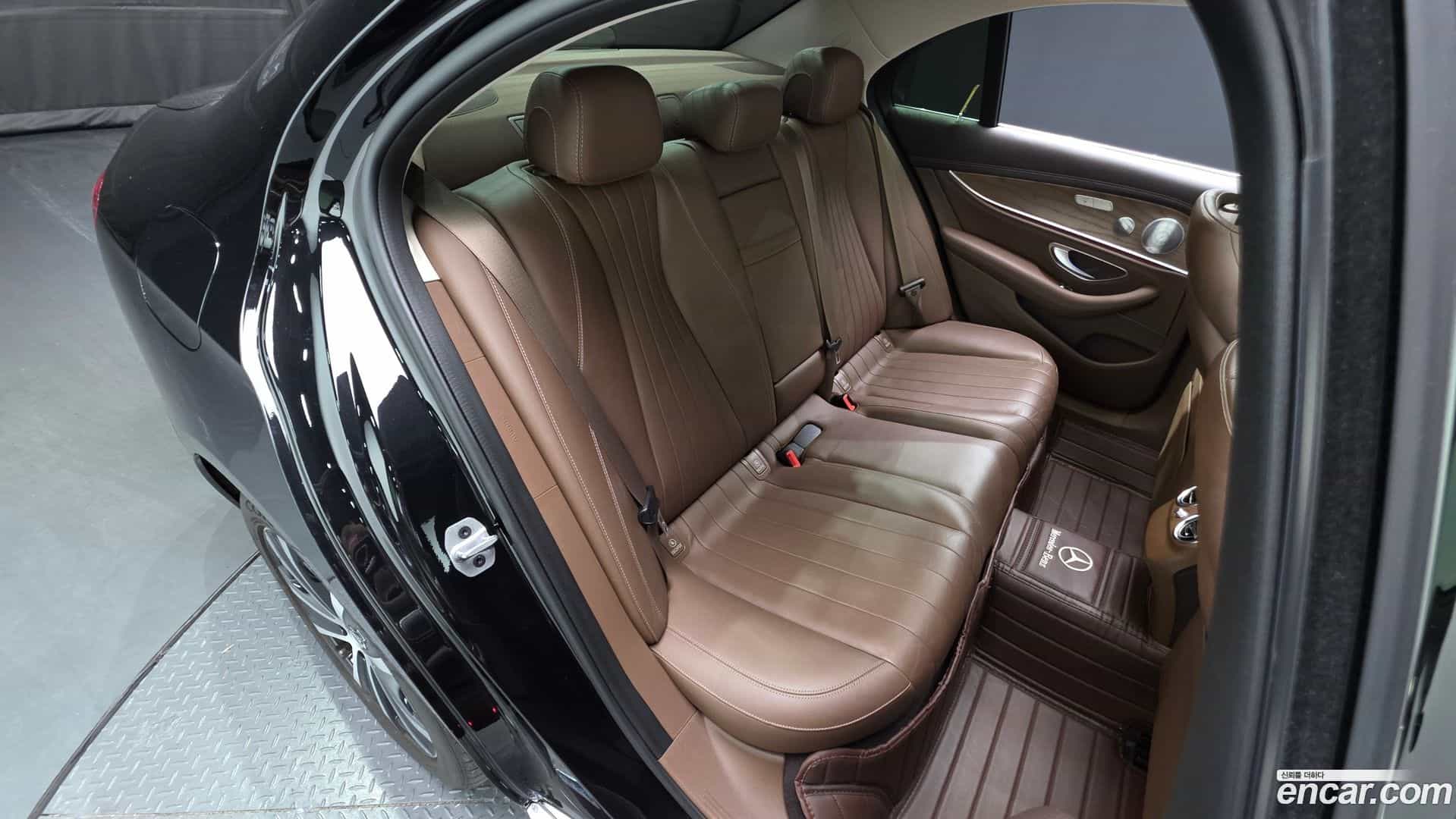 E-Class Mercedes-Benz 2019.11-INNER-036