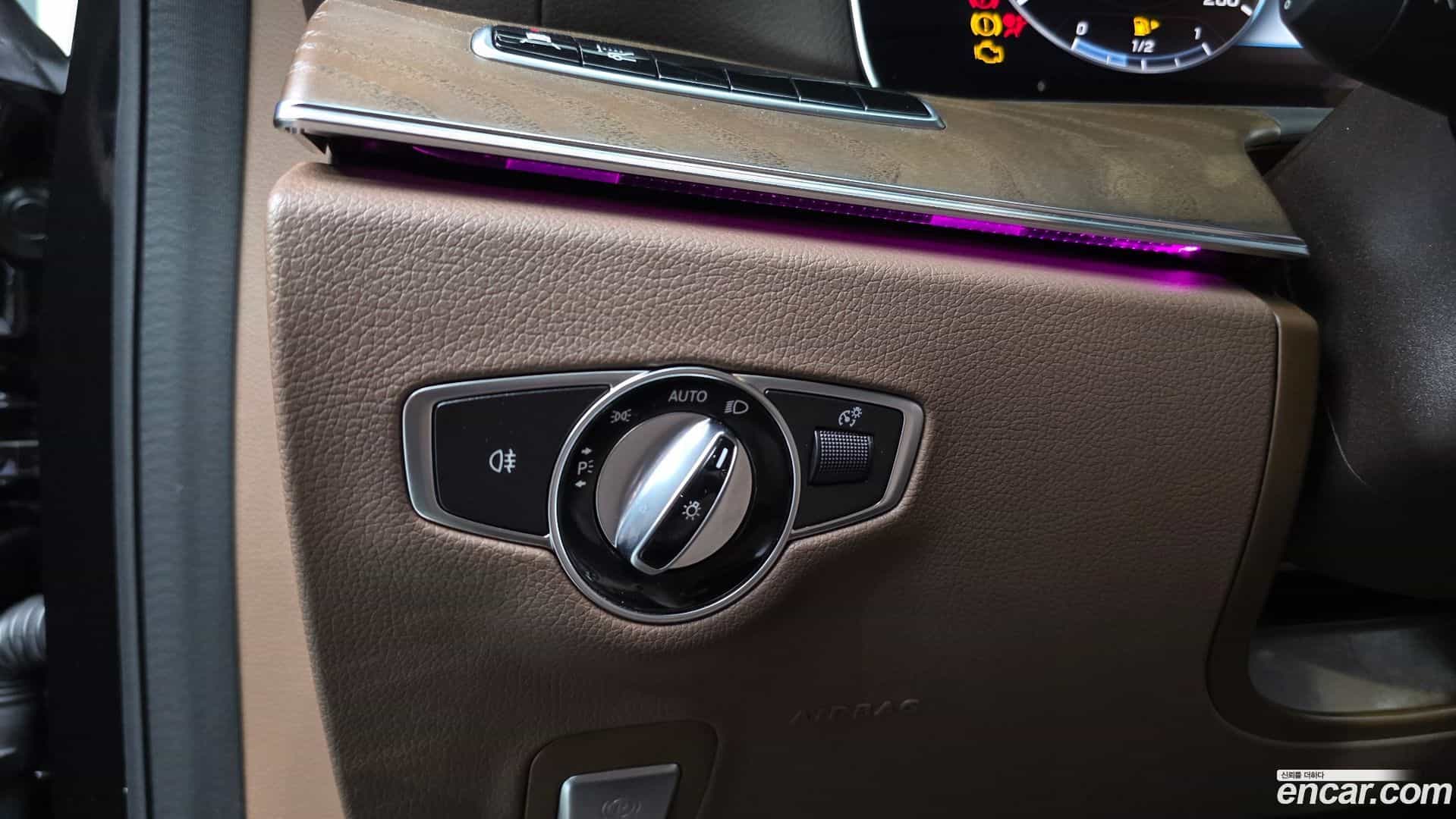 E-Class Mercedes-Benz 2019.11-OPTION-041