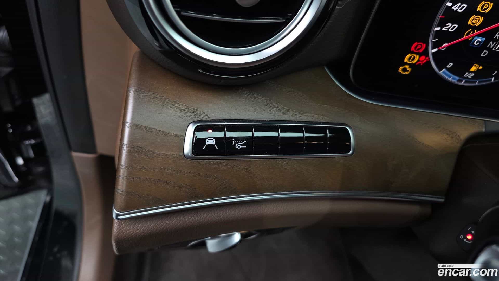 E-Class Mercedes-Benz 2019.11-OPTION-042