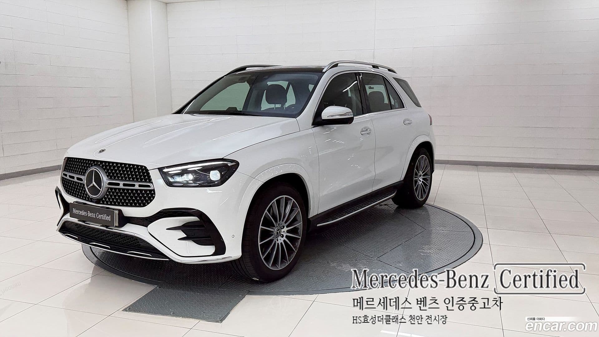 Main__Slider__Photo:GLE-Class Mercedes-Benz 2025.7-0