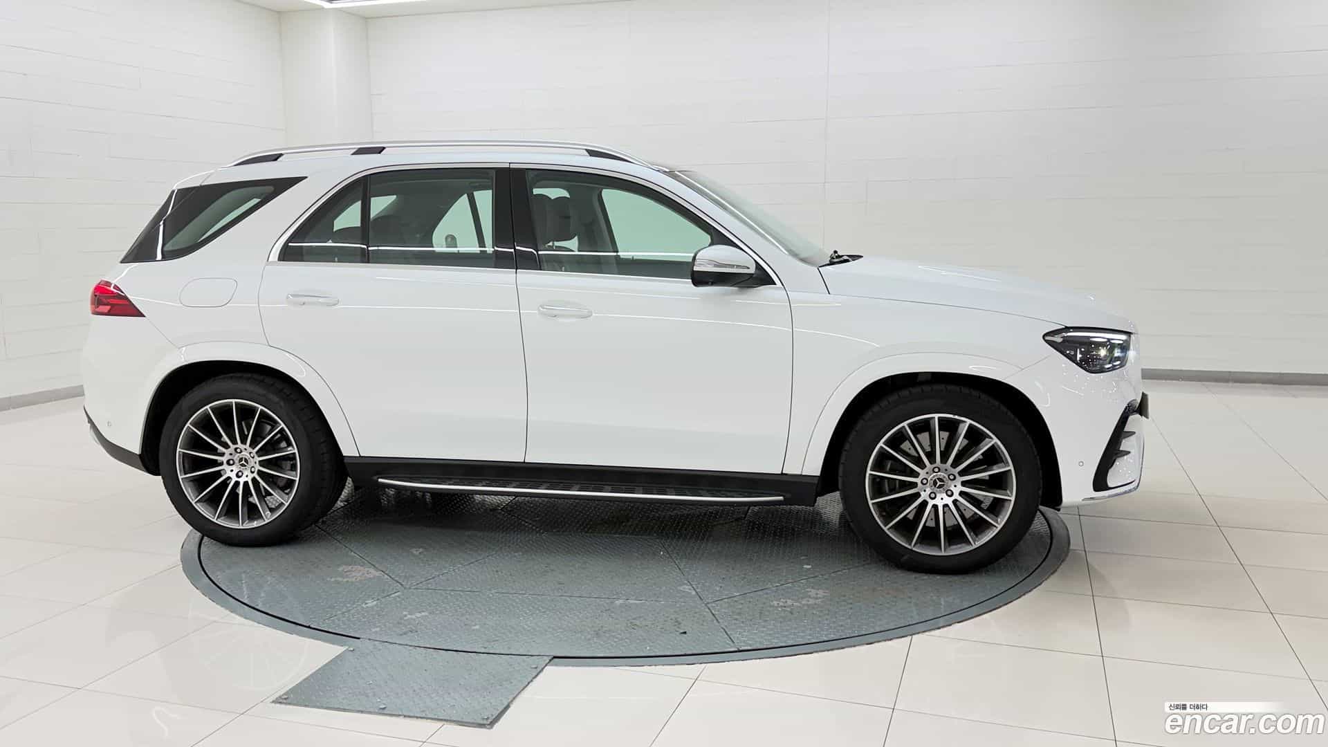 GLE-Class Mercedes-Benz 2025.7-OUTER-006