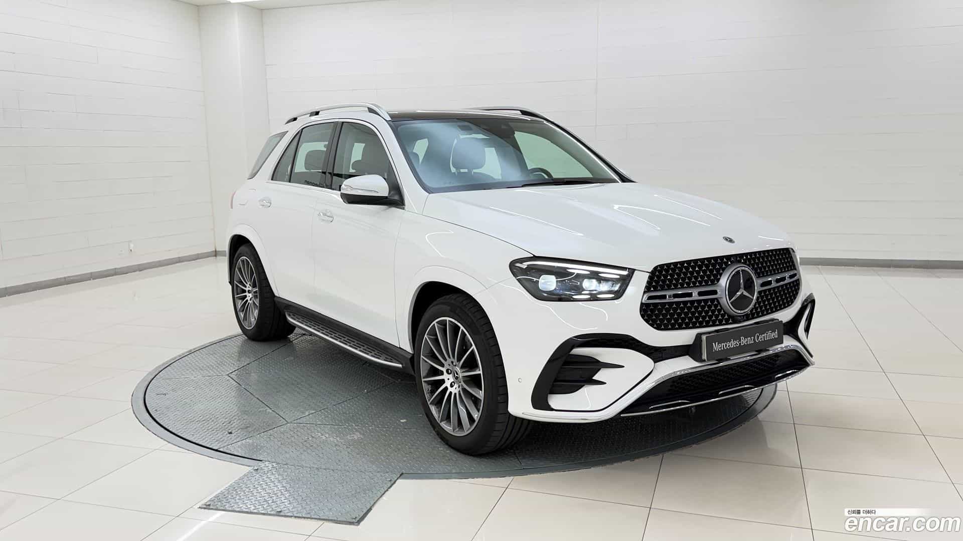 GLE-Class Mercedes-Benz 2025.7-INNER-007