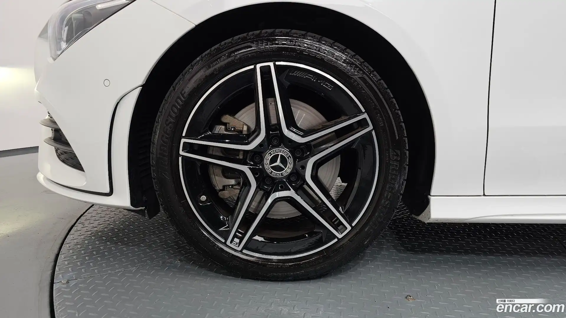 CLA-Class Mercedes-Benz 2023.3-OUTER-005