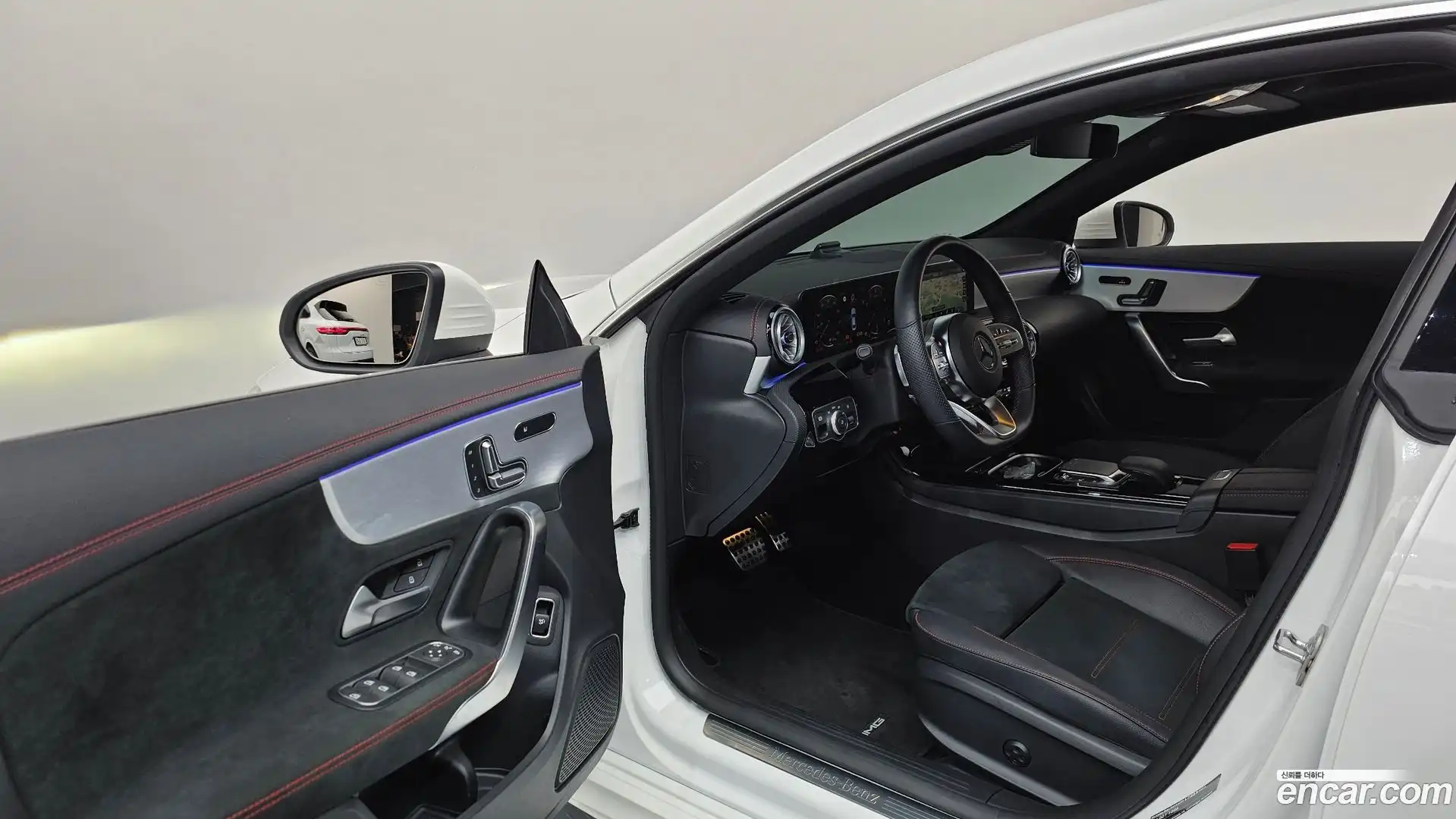 CLA-Class Mercedes-Benz 2023.3-INNER-010