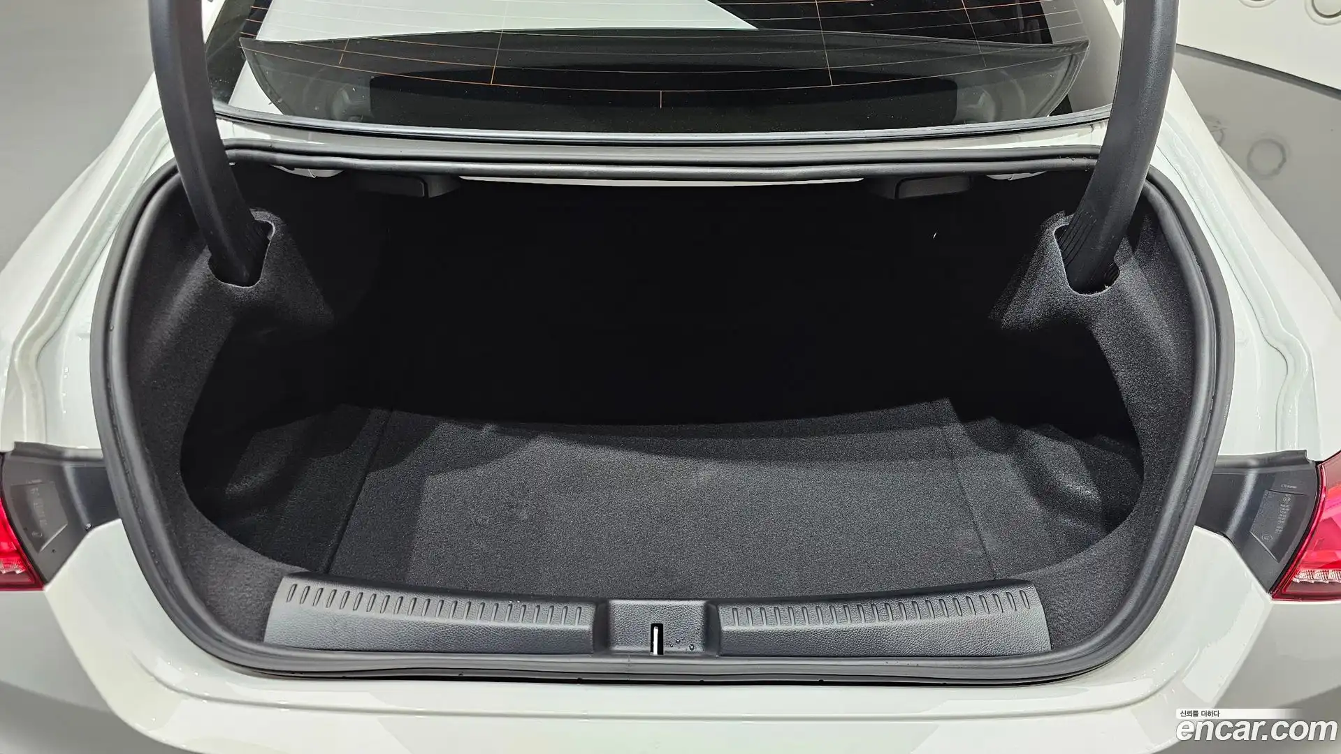 CLA-Class Mercedes-Benz 2023.3-OPTION-024