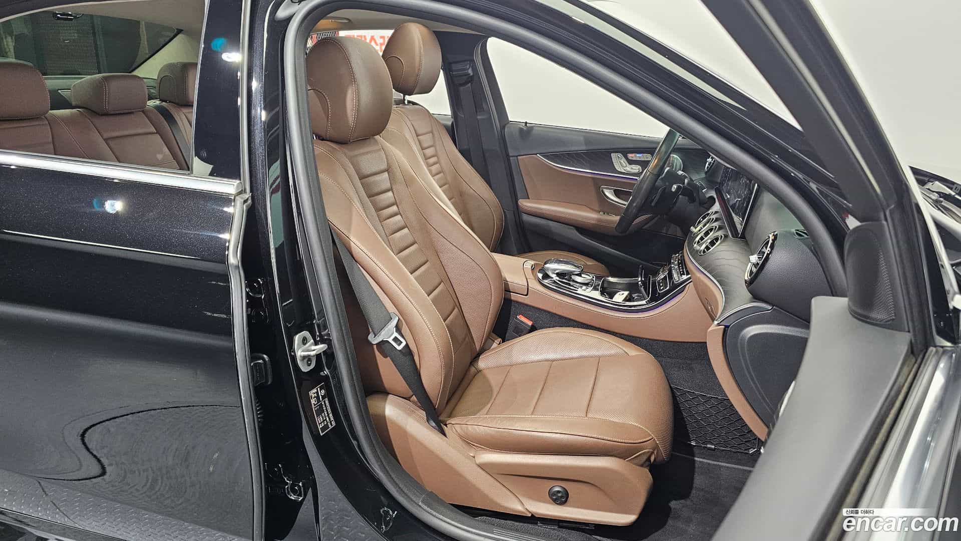 E-Class Mercedes-Benz 2020.3-OPTION-016