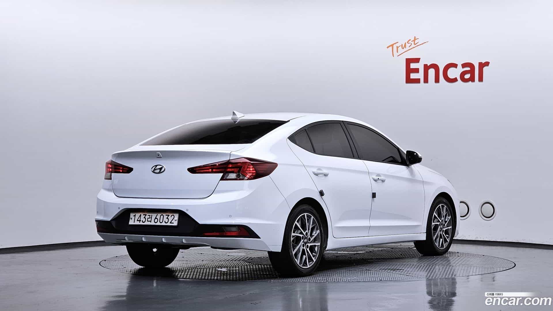 AVANTE Hyundai 2019.2-OUTER-002