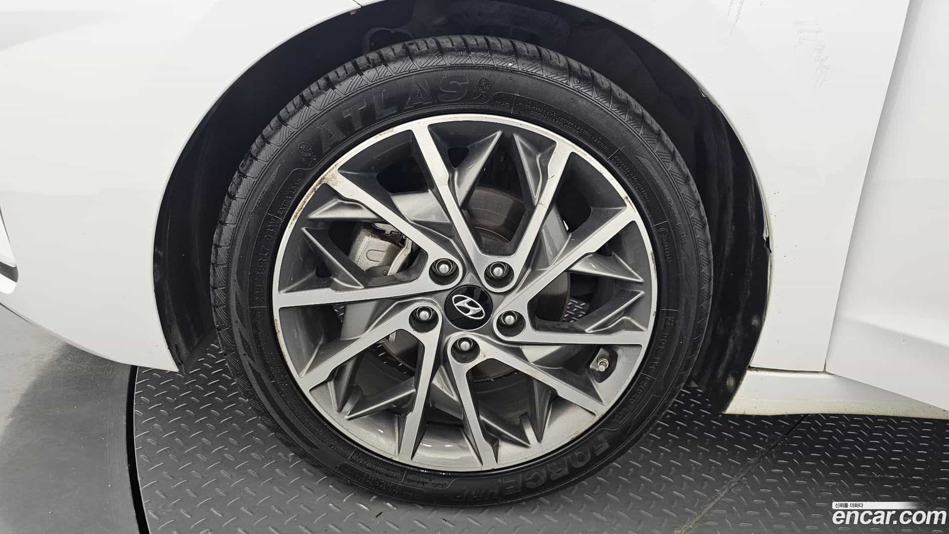AVANTE Hyundai 2019.2-OUTER-005