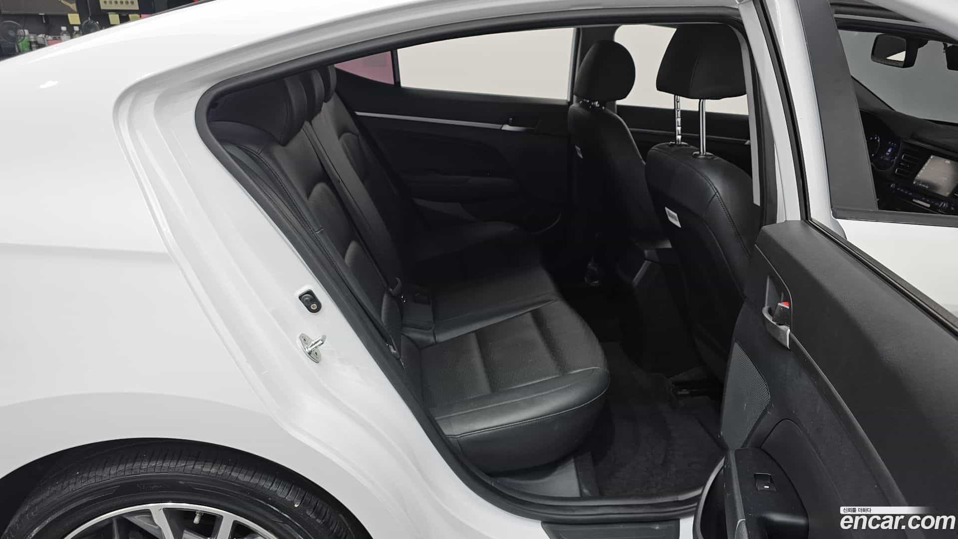 AVANTE Hyundai 2019.2-OPTION-015