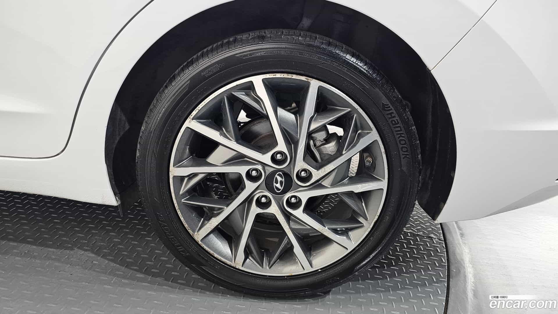 AVANTE Hyundai 2019.2-OUTER-031