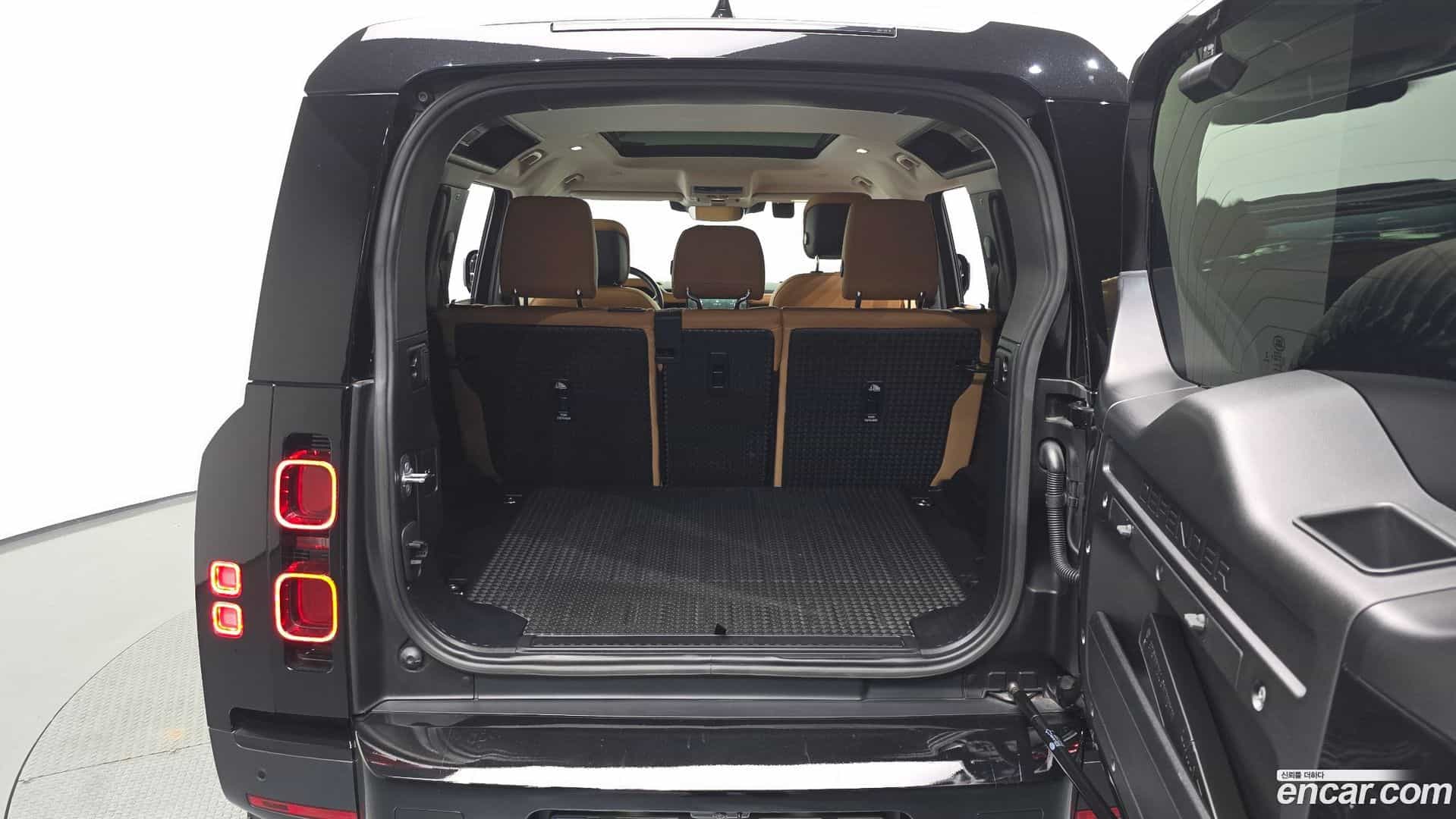 Defender Land Rover 2022.8-OPTION-024