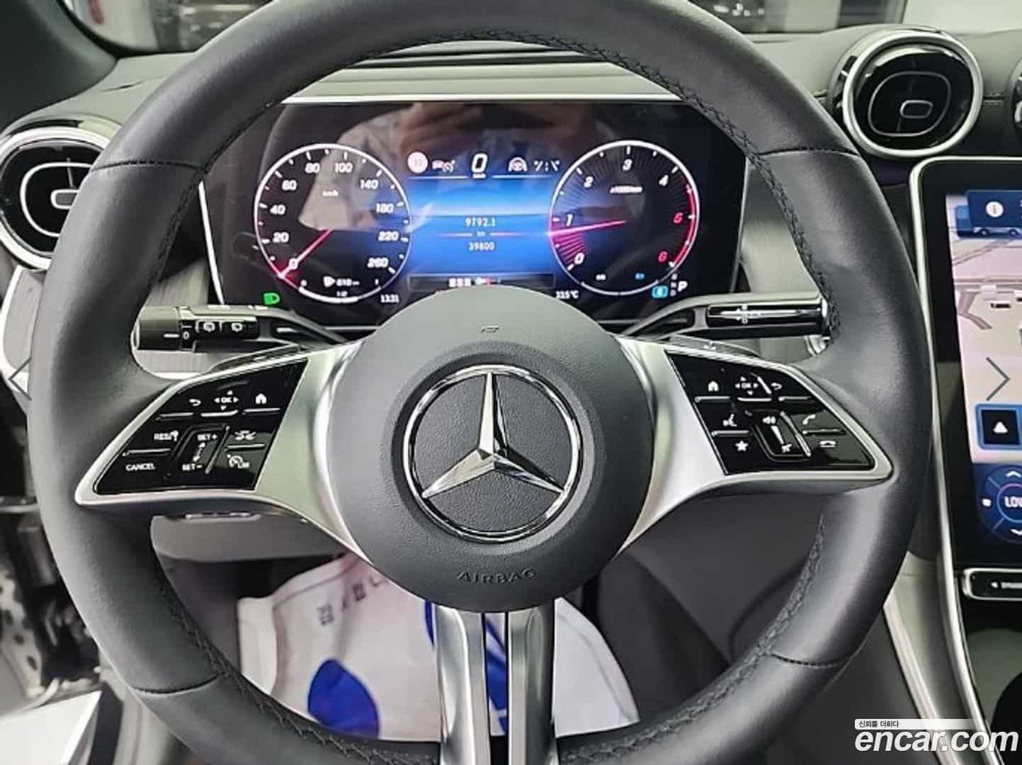 GLC-Class Mercedes-Benz 2024.4-INNER-009