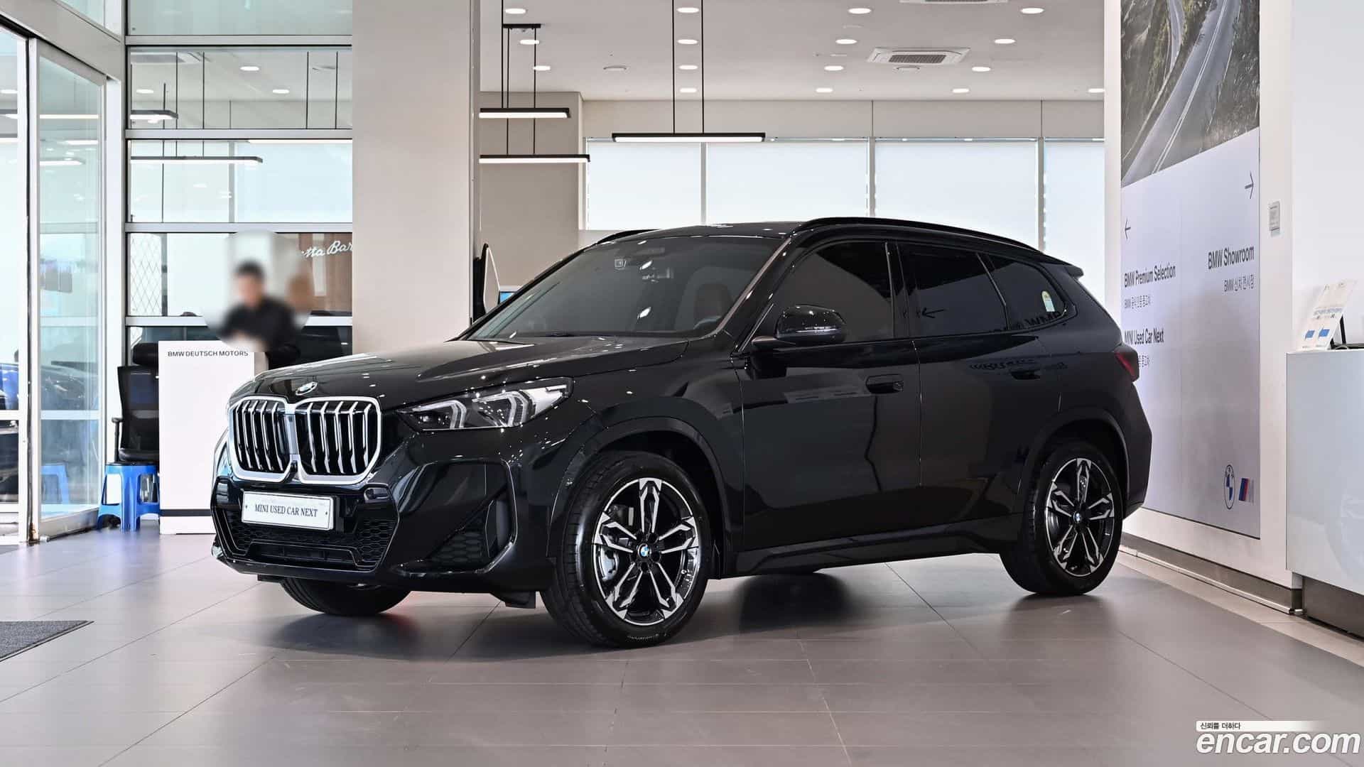 X1 BMW 2025.11-OUTER-001