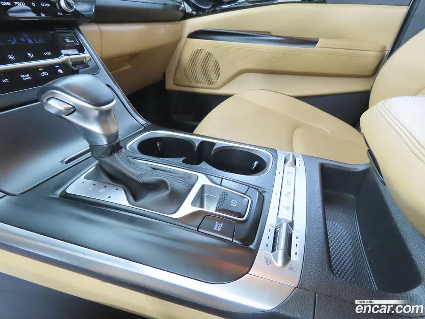 Canival Kia 2021.6-OPTION-015
