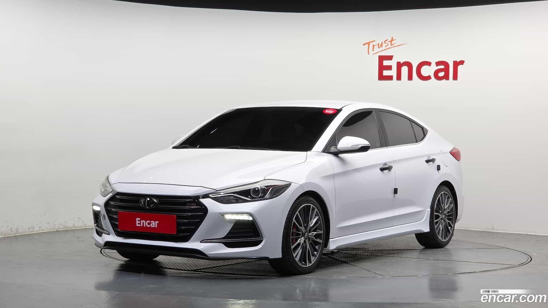 AVANTE Hyundai 2017.2-OUTER-001