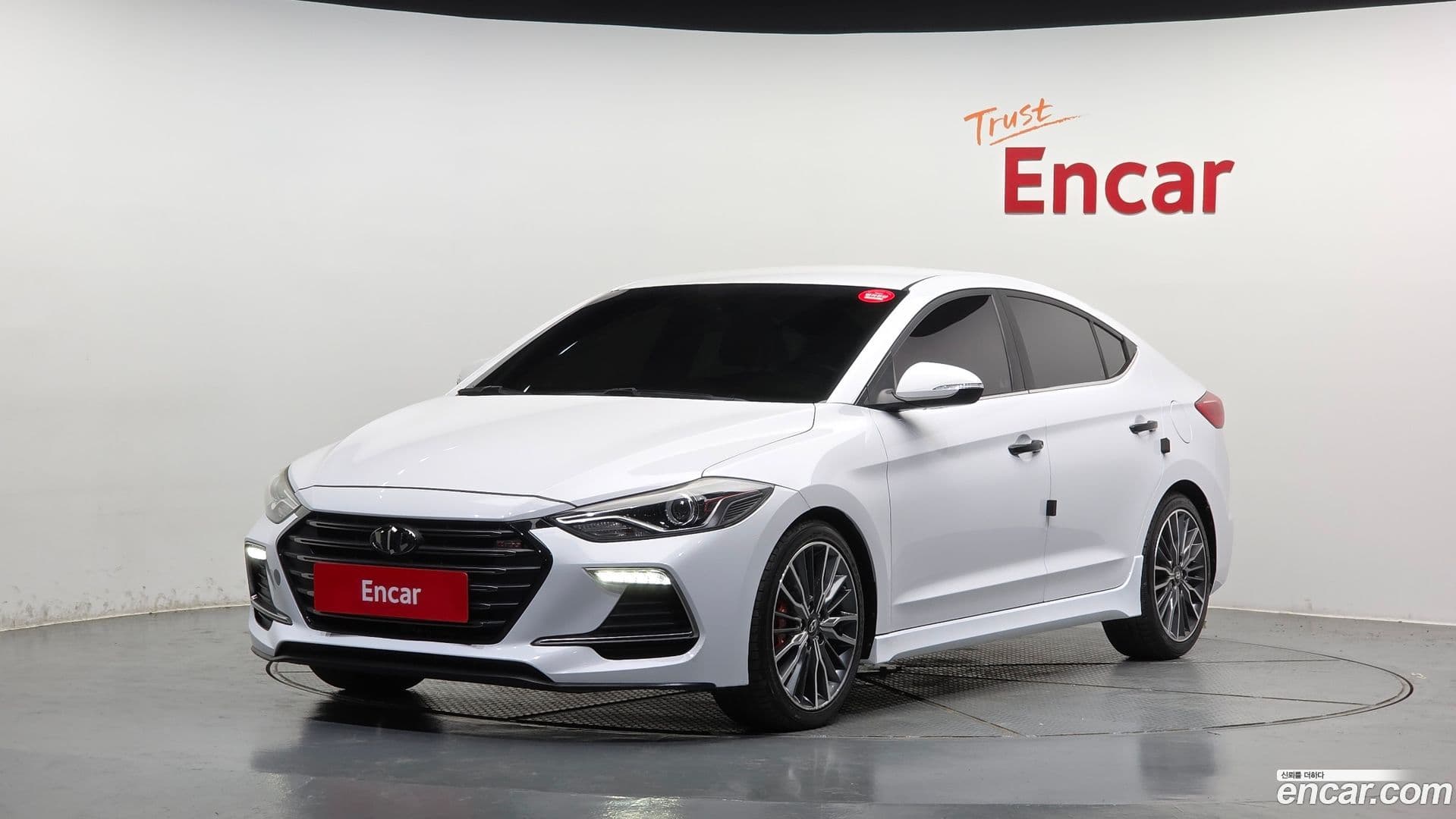 Main__Slider__Photo:AVANTE Hyundai 2017.2-0