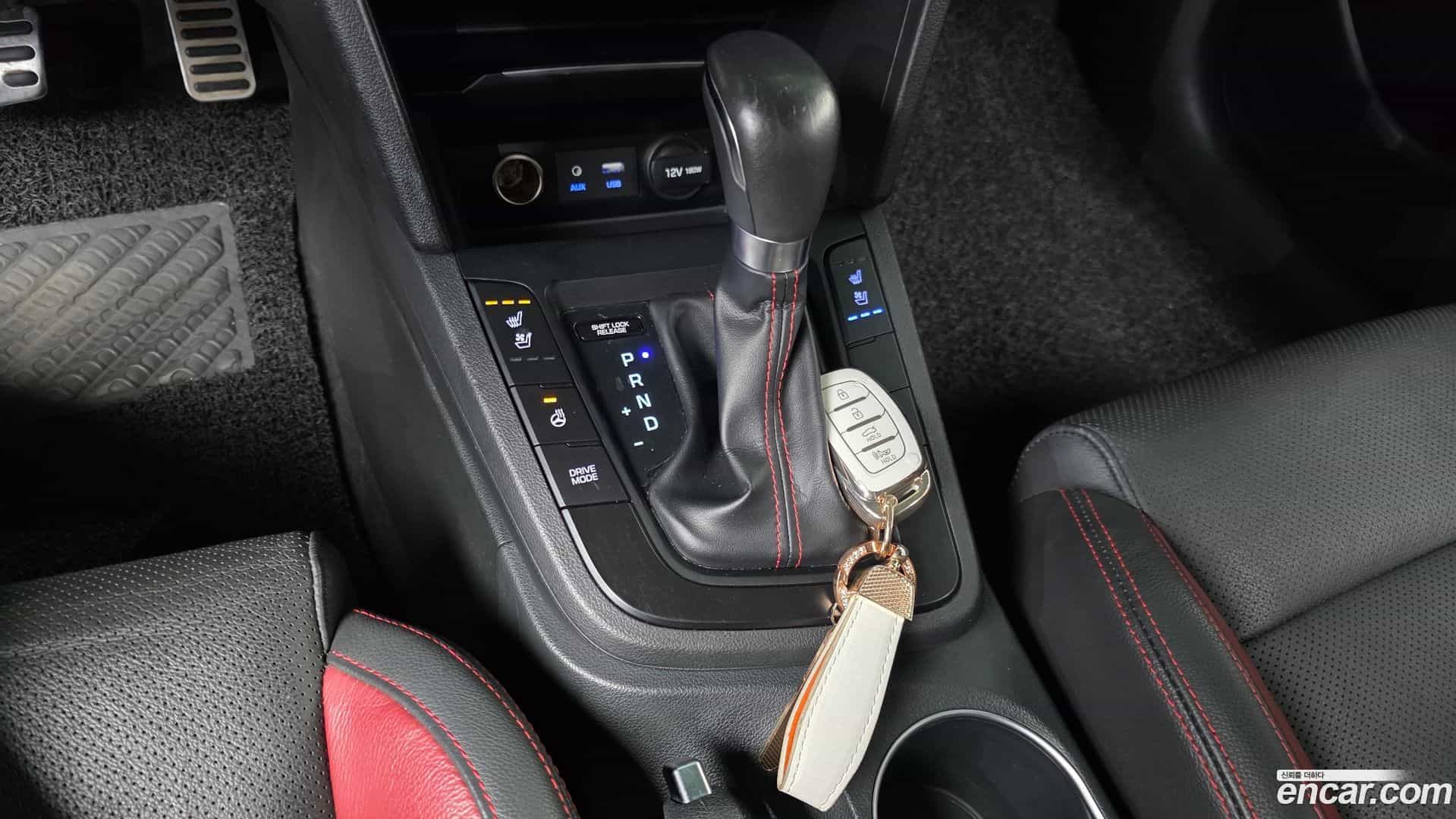 AVANTE Hyundai 2017.2-INNER-009