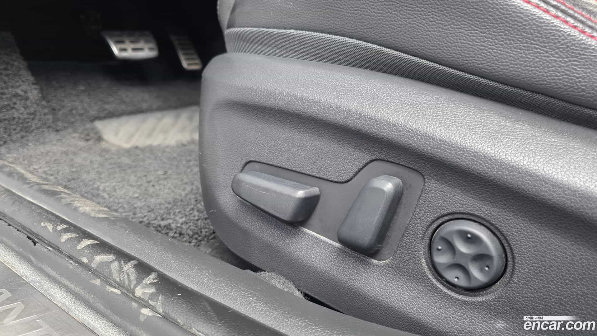 AVANTE Hyundai 2017.2-OPTION-042