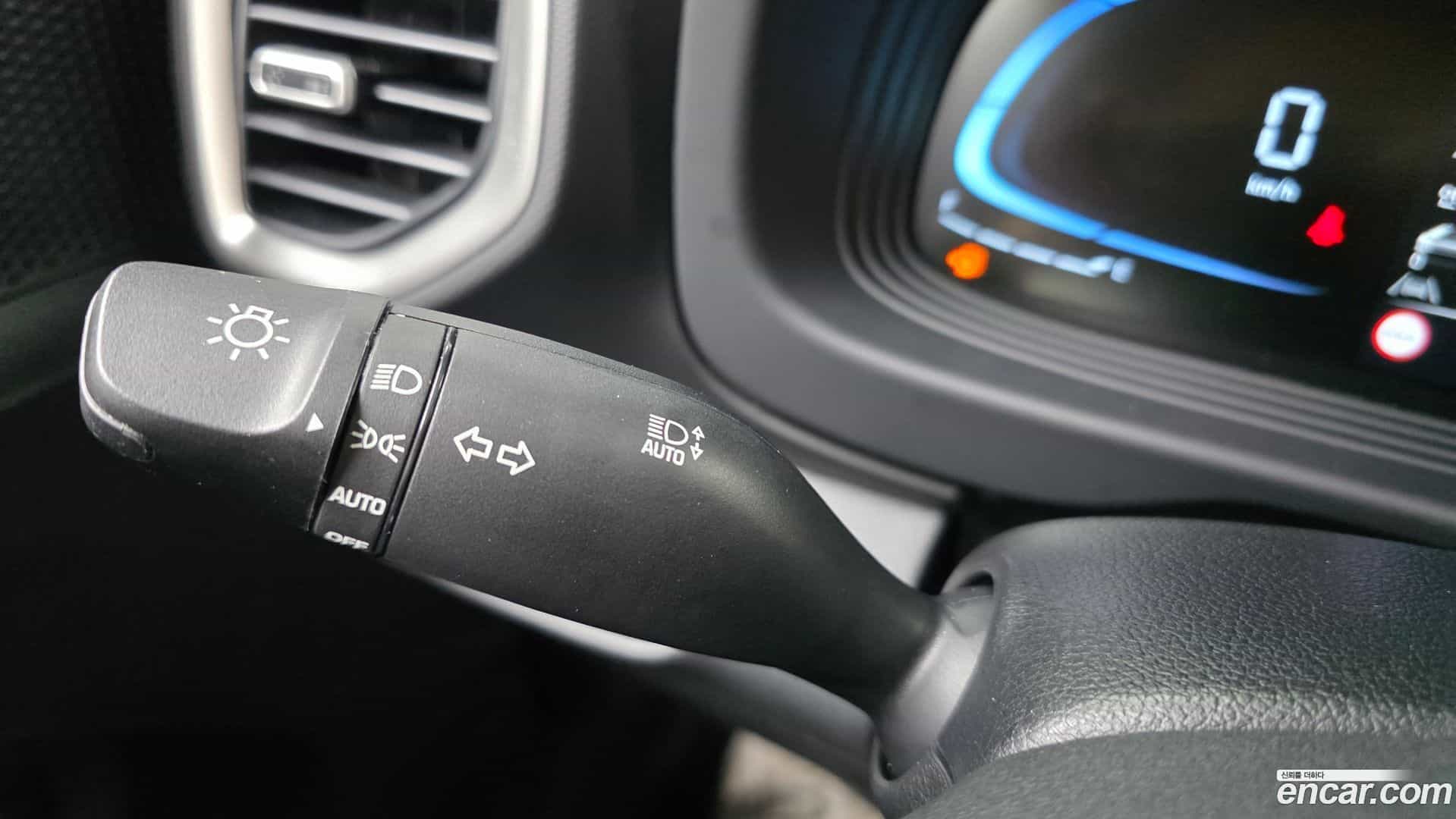 Venue Hyundai 2025.11-OPTION-023