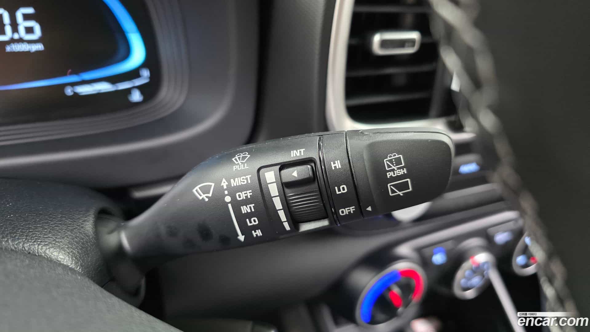 Venue Hyundai 2025.11-OPTION-040