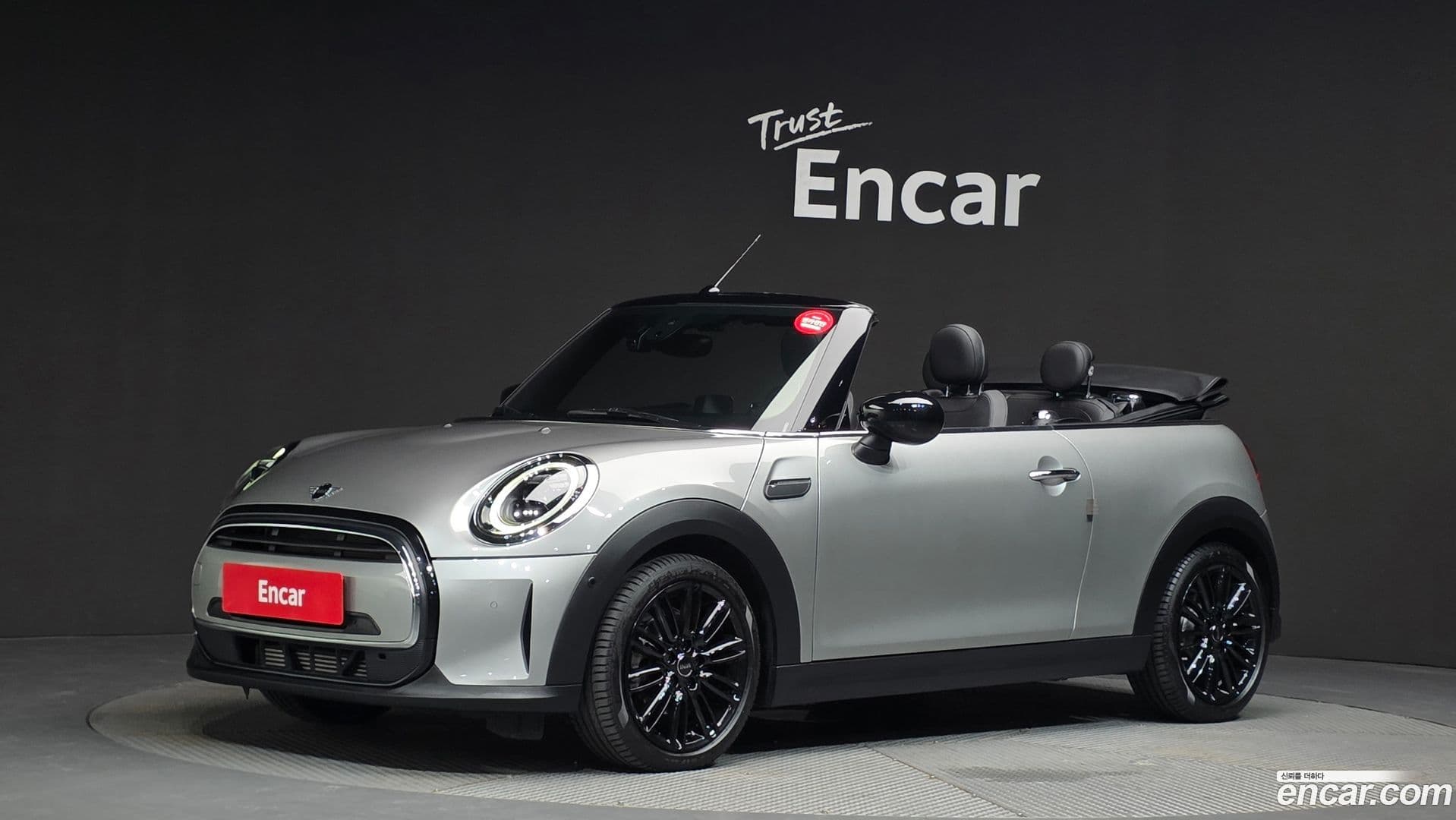 Main__Slider__Photo:Cooper Convertible Mini 2024.0-0