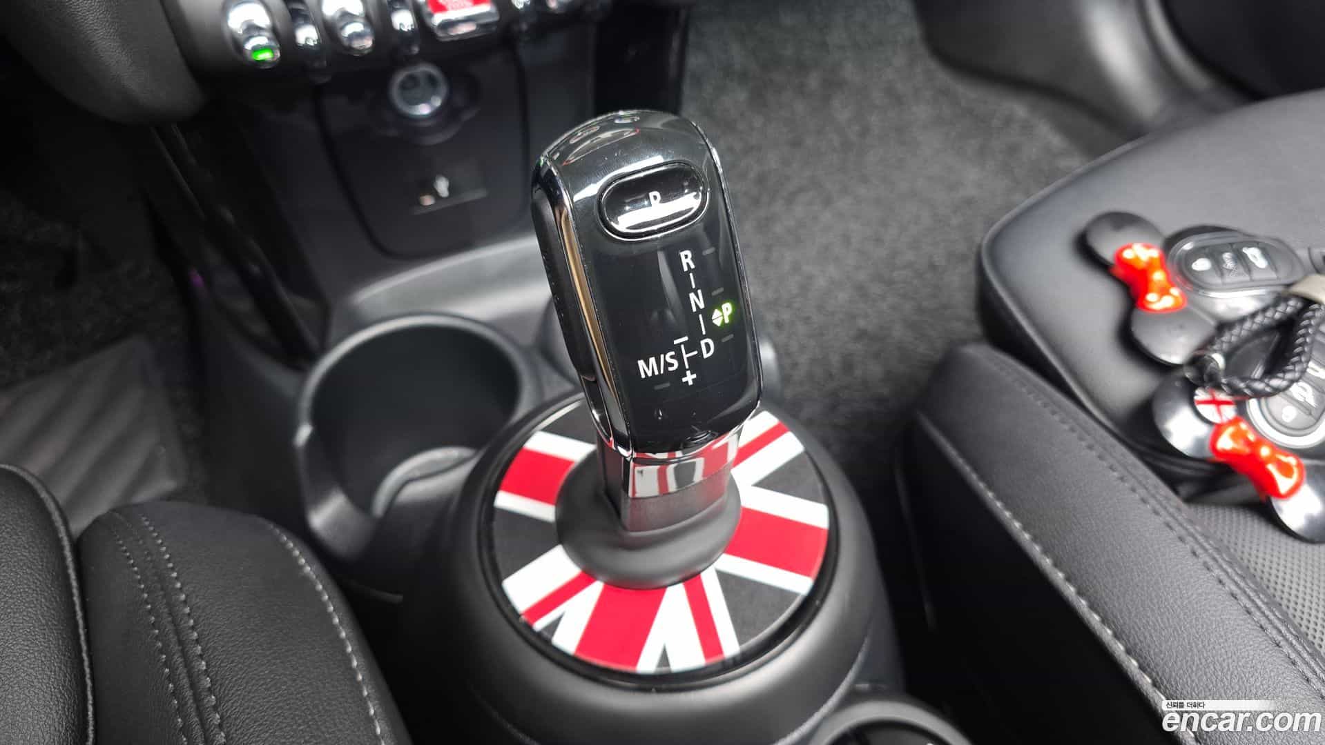 Cooper Convertible Mini 2024.0-INNER-009