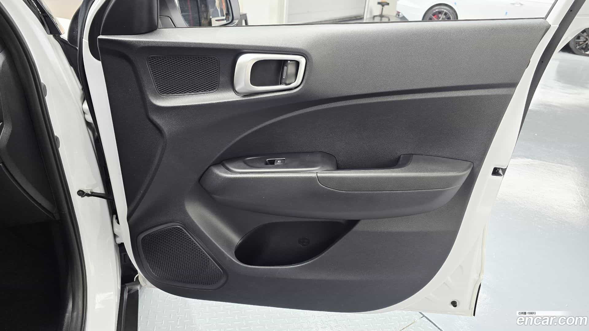 Venue Hyundai 2023.6-INNER-035
