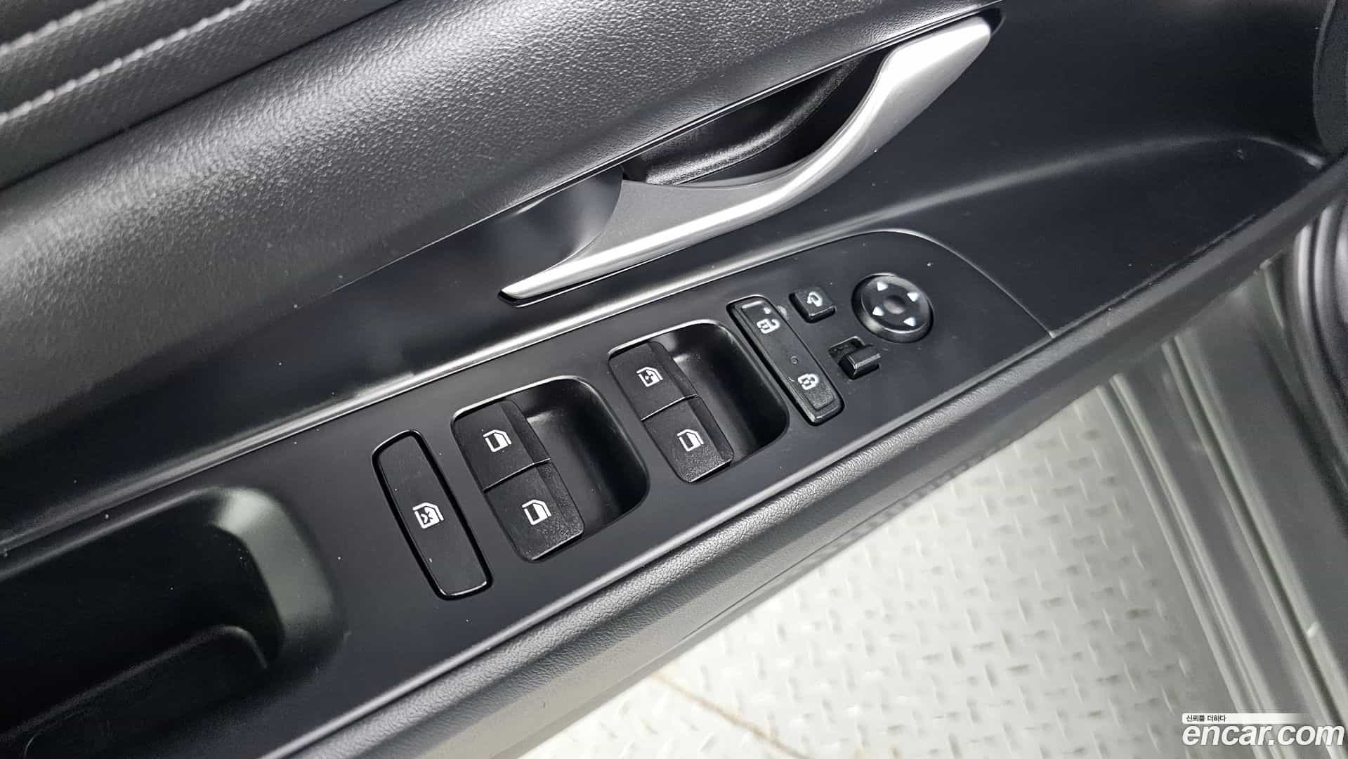 AVANTE Hyundai 2022.7-OPTION-044