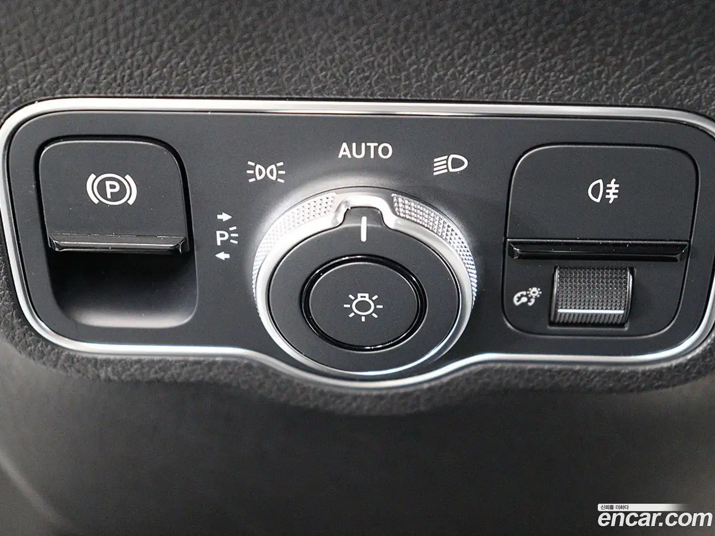 GLB-Class Mercedes-Benz 2023.0-OPTION-016
