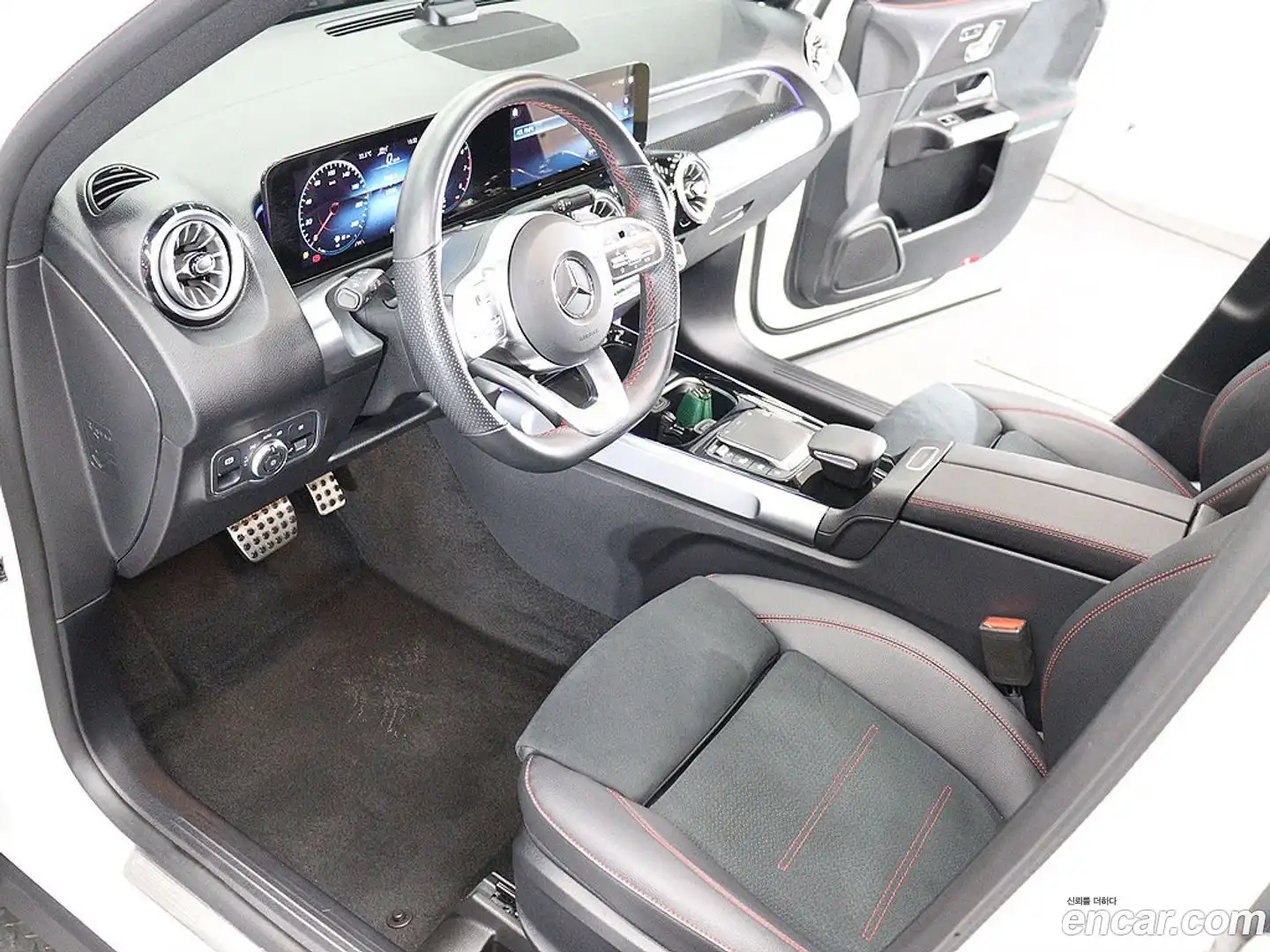 GLB-Class Mercedes-Benz 2023.0-OPTION-021