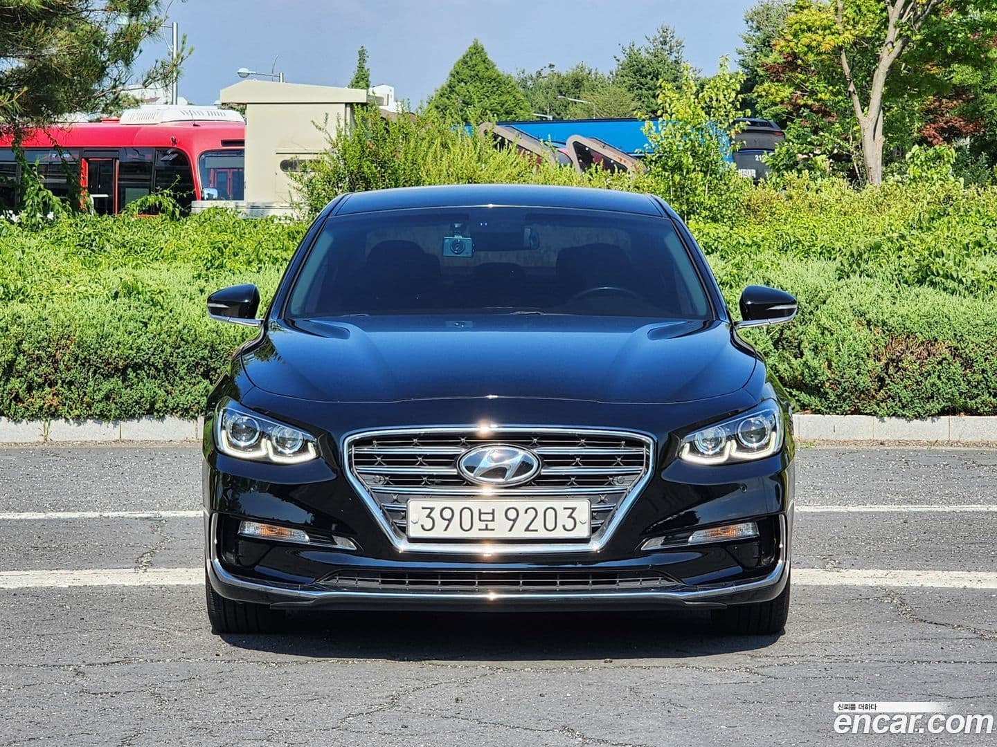 Main__Slider__Photo:Grandeur Hyundai 2018.7-0