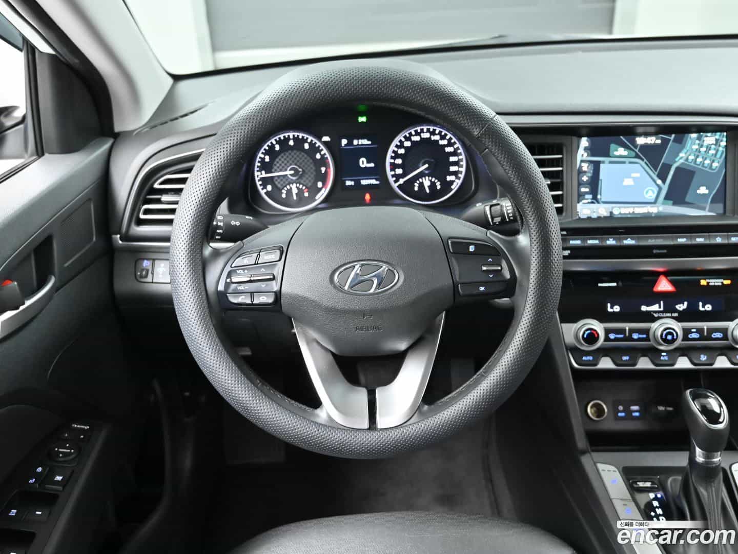 AVANTE Hyundai 2019.0-OPTION-017