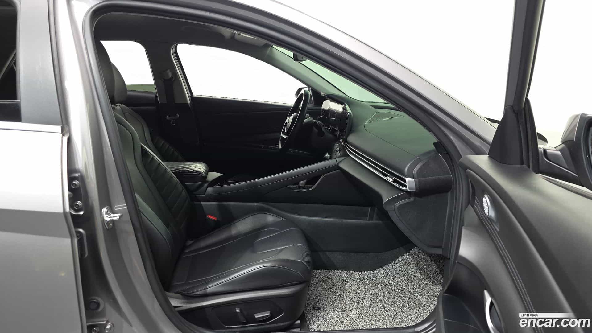 AVANTE Hyundai 2022.8-OPTION-015