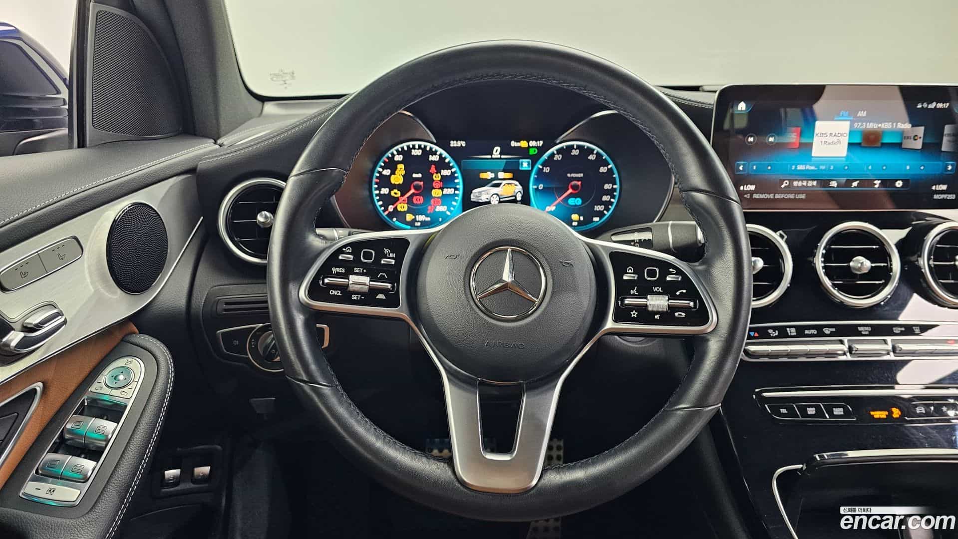 GLC-Class Mercedes-Benz 2022.11-OPTION-017