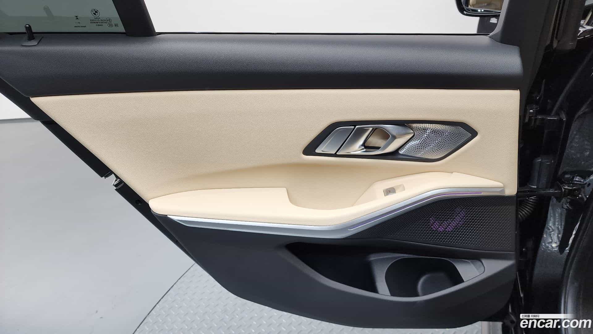 3-Series BMW 2022.8-INNER-035