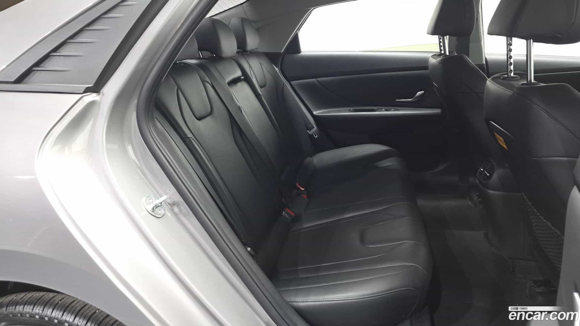 AVANTE Hyundai 2022.0-OPTION-015