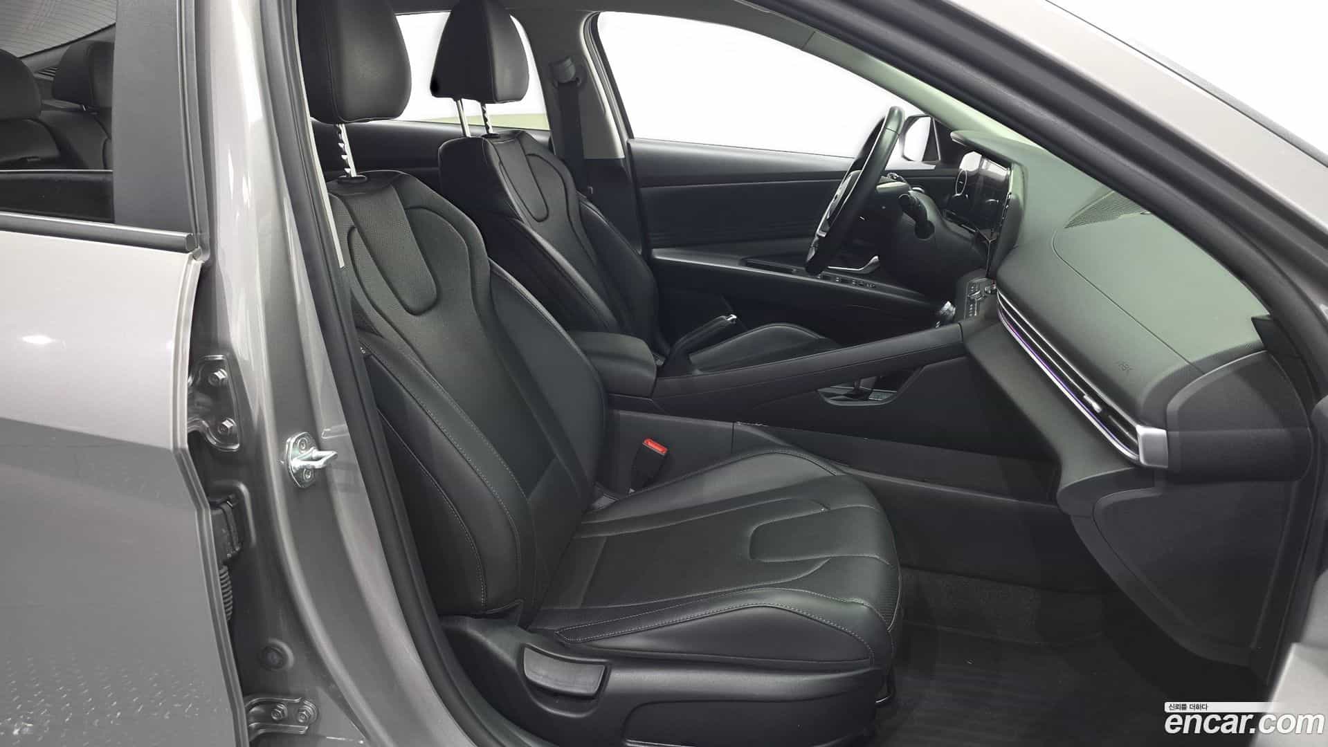 AVANTE Hyundai 2022.0-OPTION-016