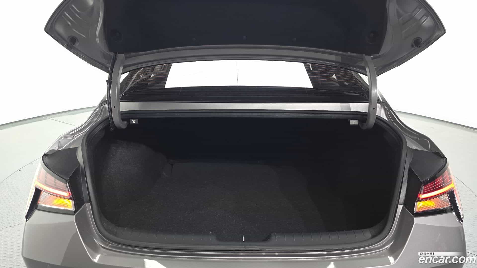 AVANTE Hyundai 2022.0-OPTION-024