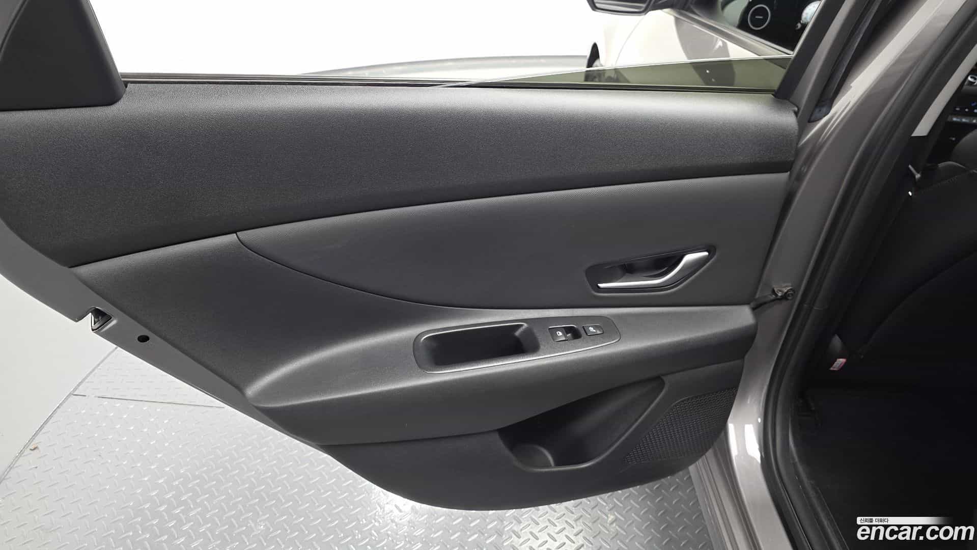 AVANTE Hyundai 2022.0-INNER-035