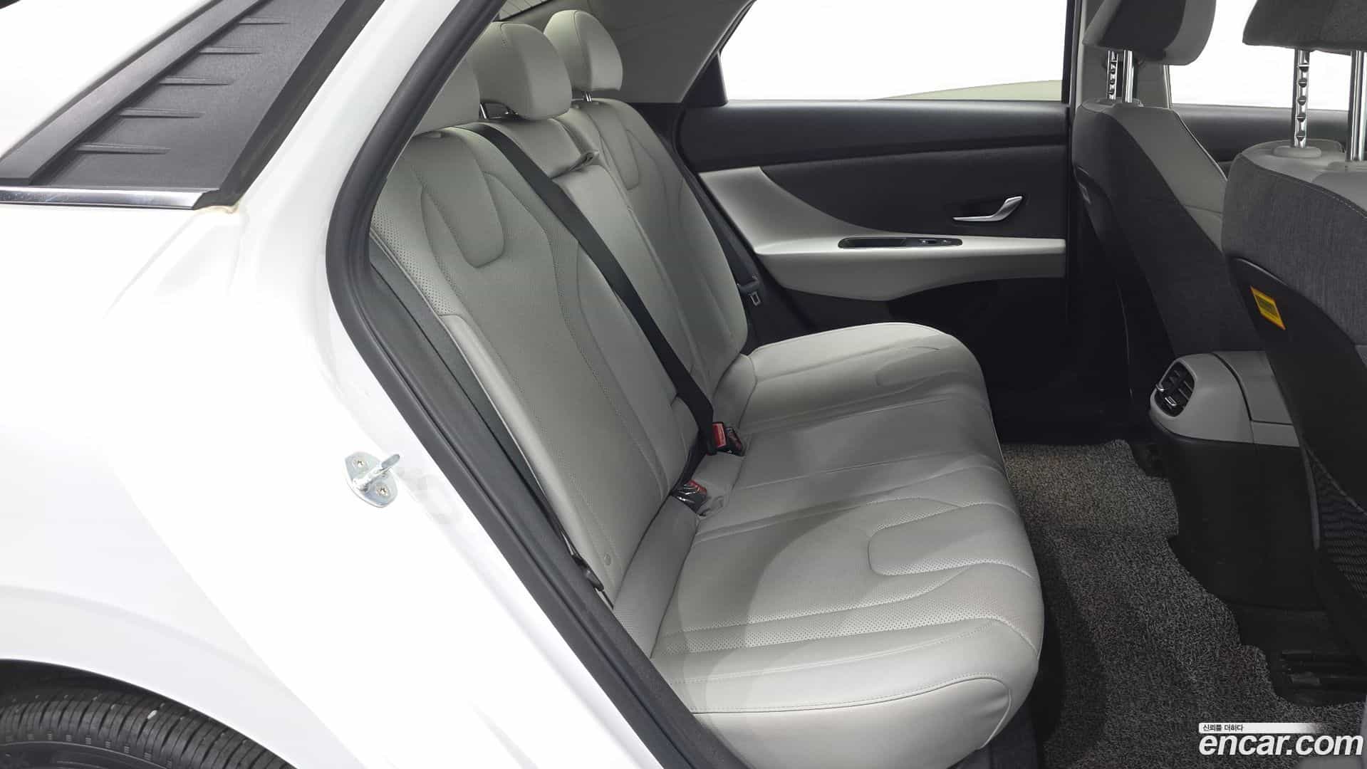 AVANTE Hyundai 2021.11-OPTION-015