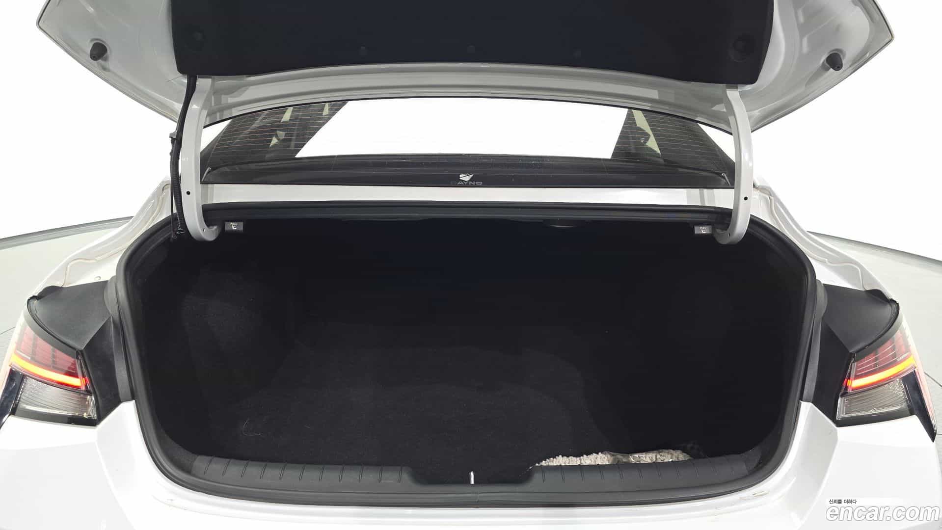 AVANTE Hyundai 2021.11-OPTION-024