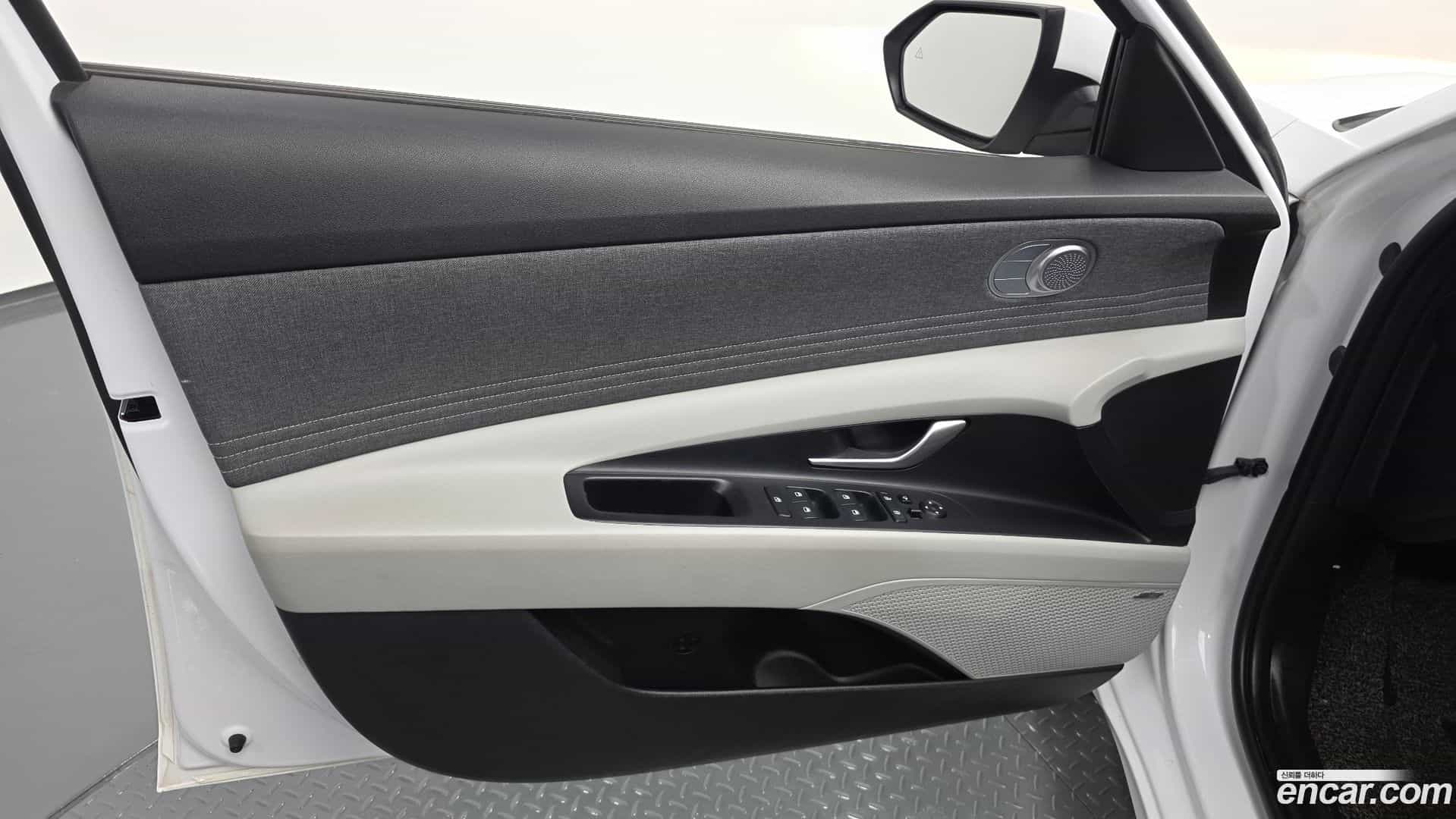 AVANTE Hyundai 2021.11-INNER-036