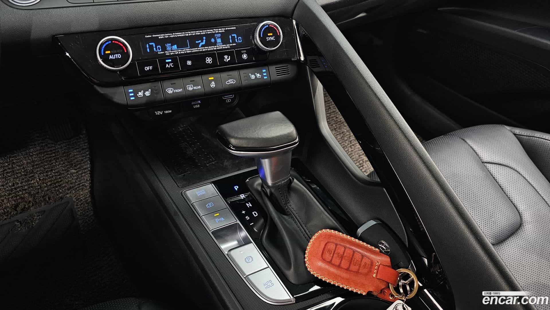 AVANTE Hyundai 2020.5-INNER-009