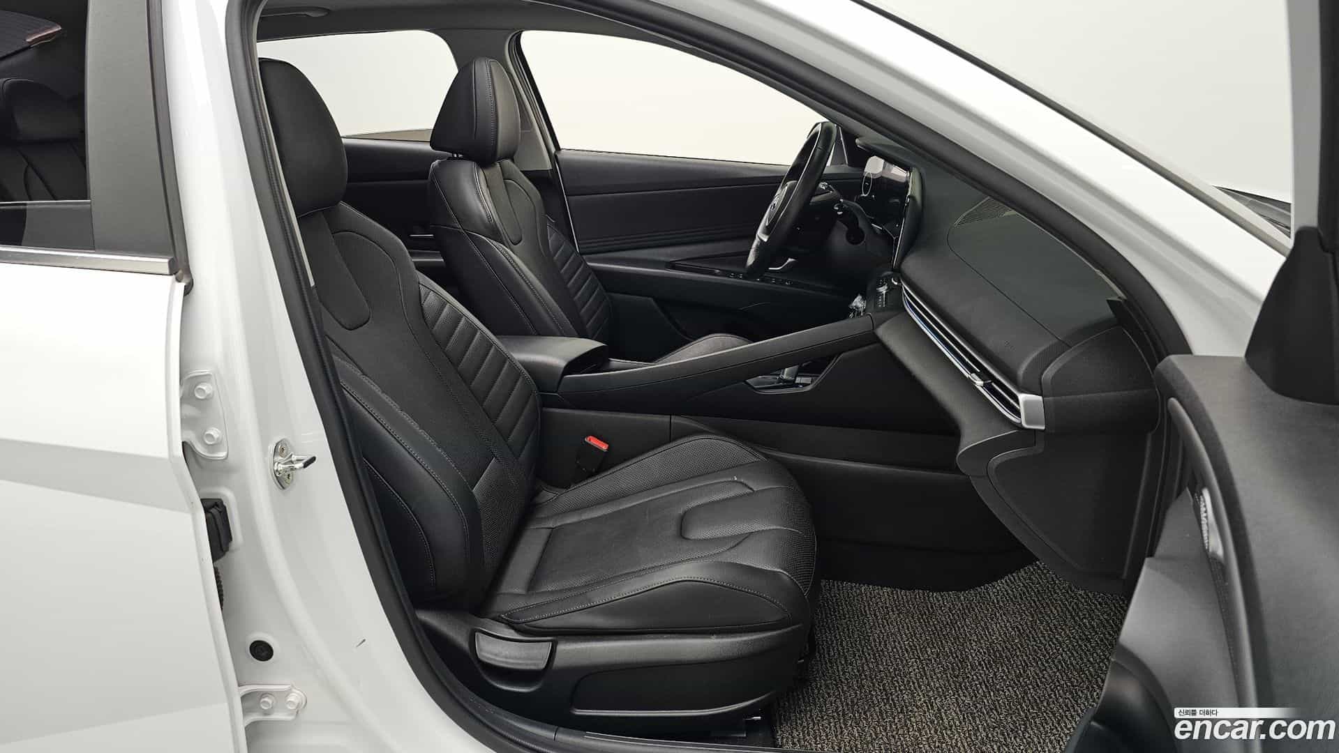 AVANTE Hyundai 2020.5-OPTION-015