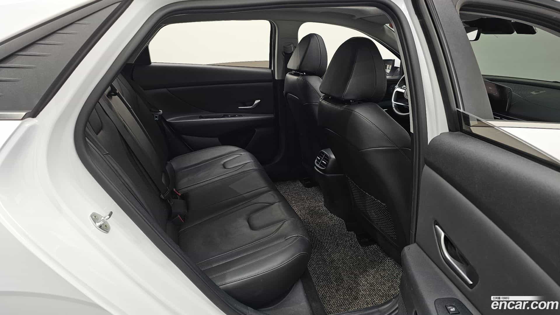 AVANTE Hyundai 2020.5-OPTION-016