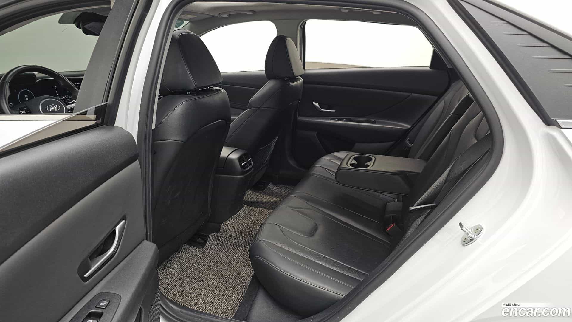AVANTE Hyundai 2020.5-INNER-036