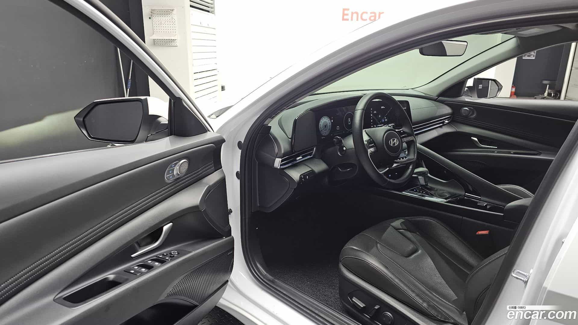 AVANTE Hyundai 2025.0-INNER-010