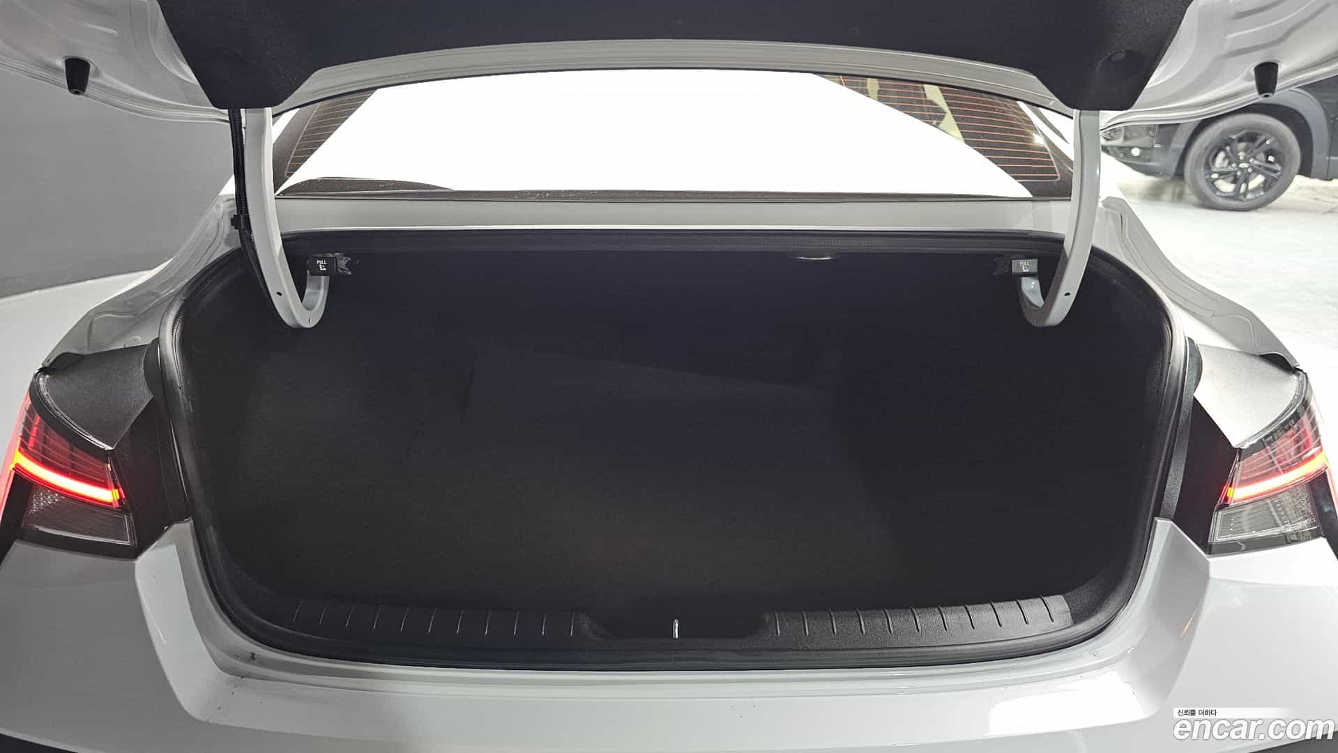 AVANTE Hyundai 2025.0-OPTION-024
