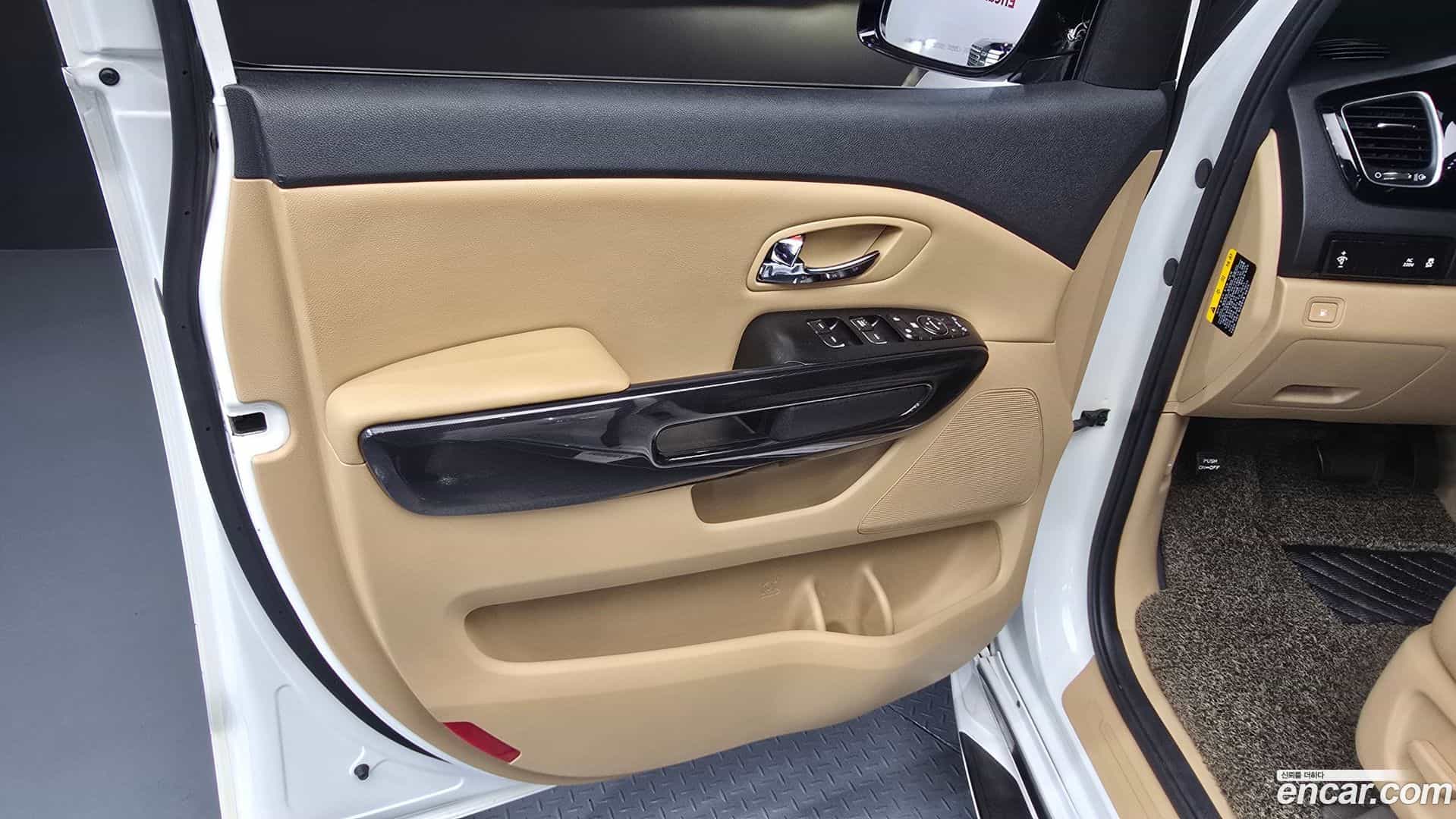 Canival Kia 2017.0-INNER-034